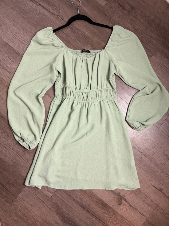 Dresses & Skirts - NWOT 🌿 Smocked Waist Puff Sleeve Dress in Light Sage - Medium